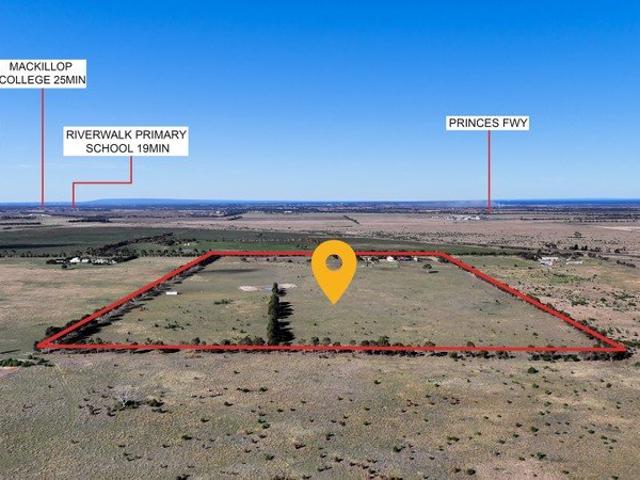 Cottage for sale in Camerons Creek, Victoria