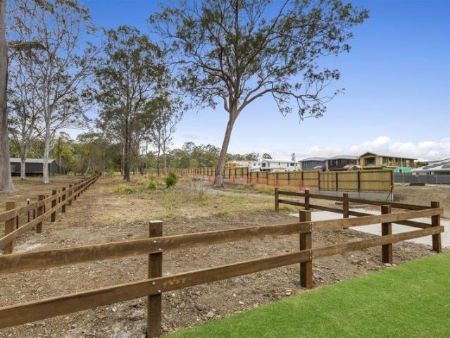 Land for sale in Emerald Park, City of Brisbane