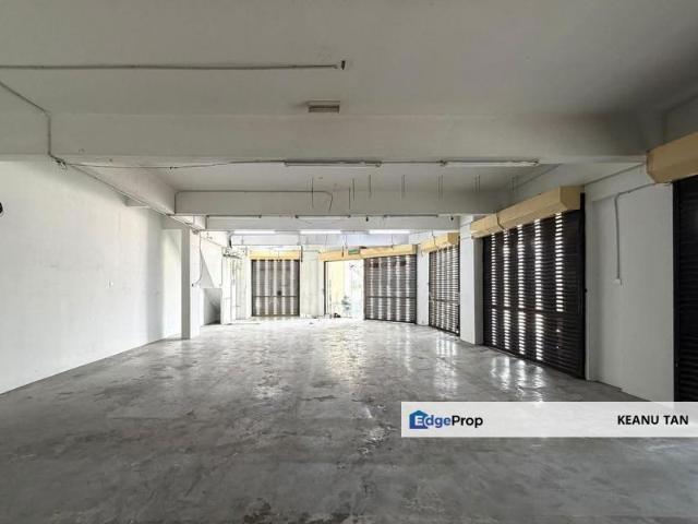 Shop for sale in Bandar Menjalara