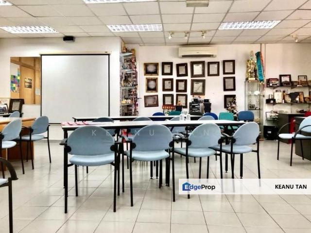 Shop for rent in Medan Putra, Kepong