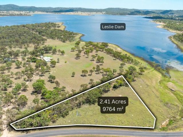 Cottage for sale in Leslie Dam, Queensland