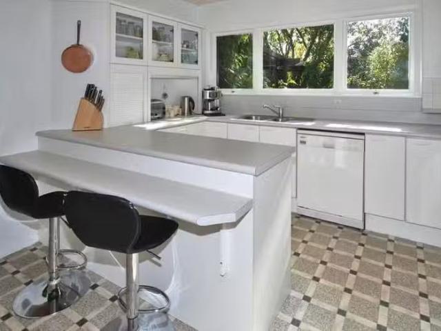 House for rent in Chaslands, Canterbury