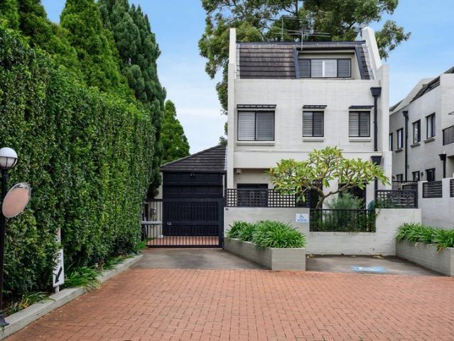 Townhouse for sale in Sydney, New South Wales