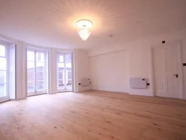 House for rent in Pilgrims' Hatch, Navestock Side