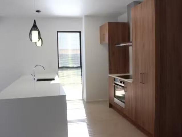 House for rent in Edgeware, Canterbury