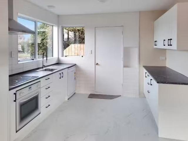 House for rent in Chaslands, Canterbury