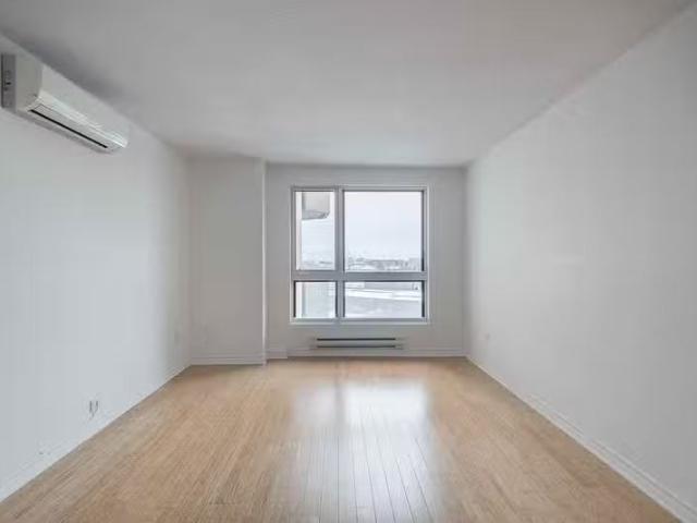 Condo for rent in St. Leonard's, Quebec