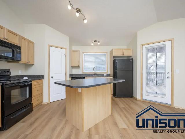 Townhouse for rent in Panorama Hills, Calgary