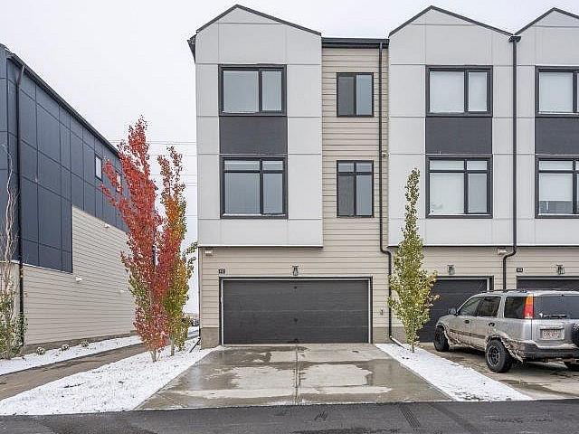 Townhouse for rent in Northwest, Alberta
