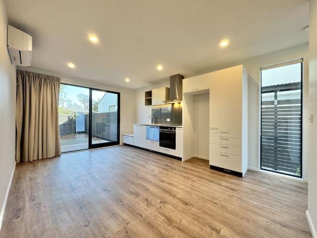 Townhouse for rent in Heathcote, Canterbury