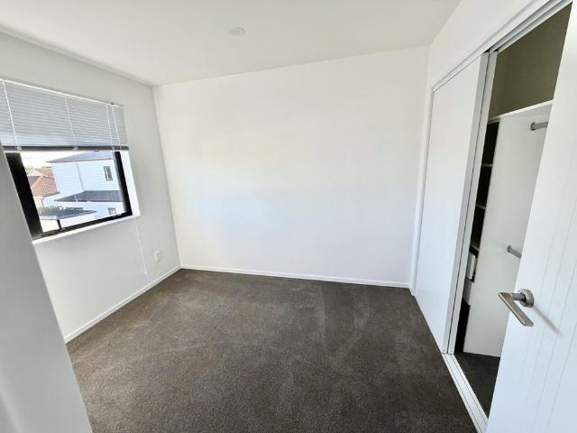 House for rent in Owhata