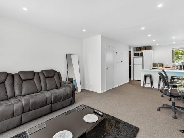 Townhouse for rent in Heathcote, Canterbury