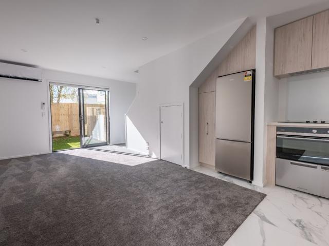 Townhouse for rent in Heathcote, Canterbury