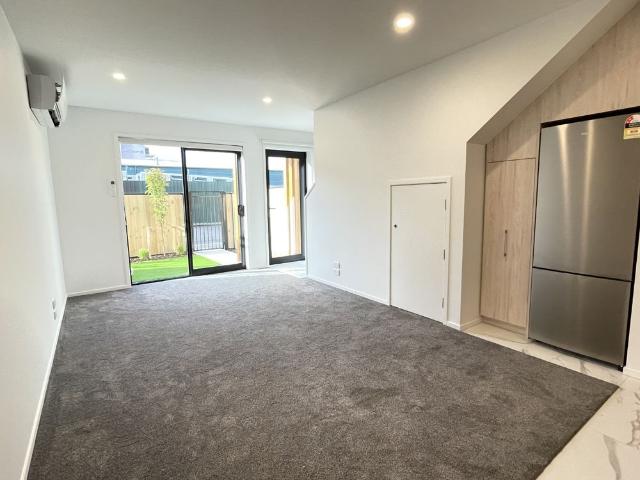 Townhouse for rent in Heathcote, Canterbury