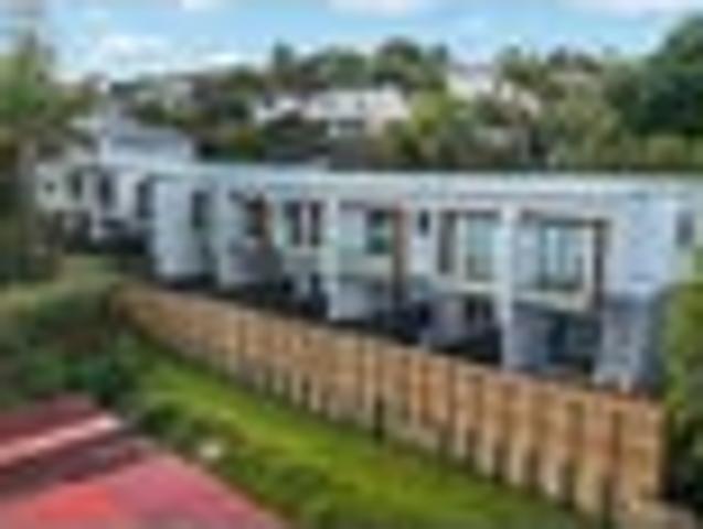 Townhouse for sale in Birkdale, Kaipātiki