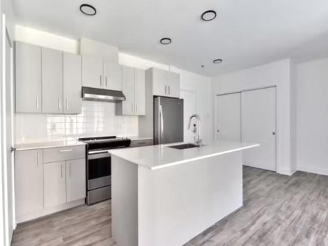 Condo for rent in St. Leonard's, Quebec