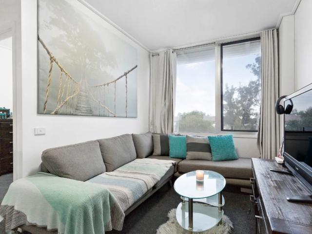 Apartment for rent in Carlton