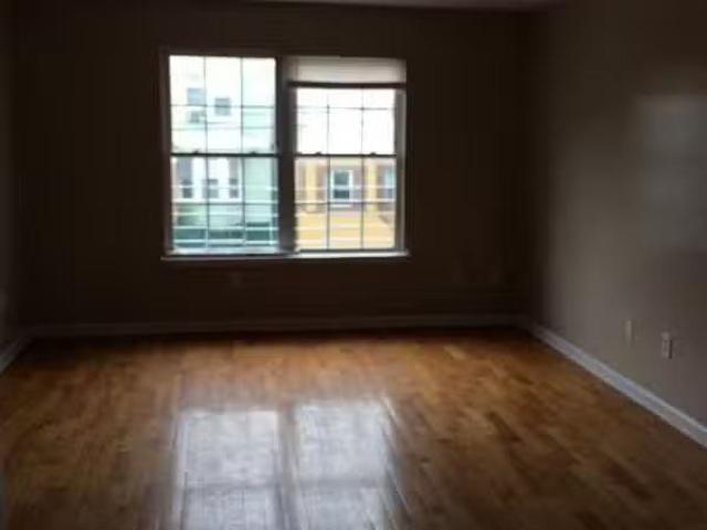 Condo for rent in Newark