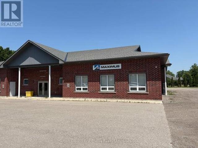 Commercial for rent in Perth, Ontario