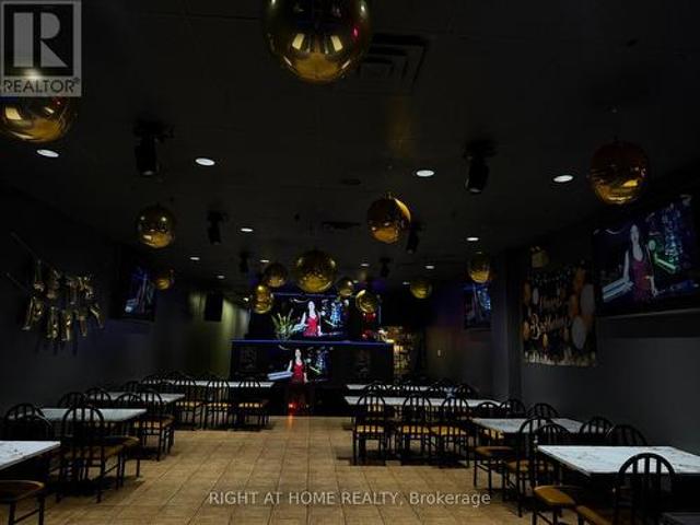 Commercial for rent in York, Ontario