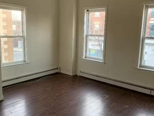 Condo for rent in Bridgeport