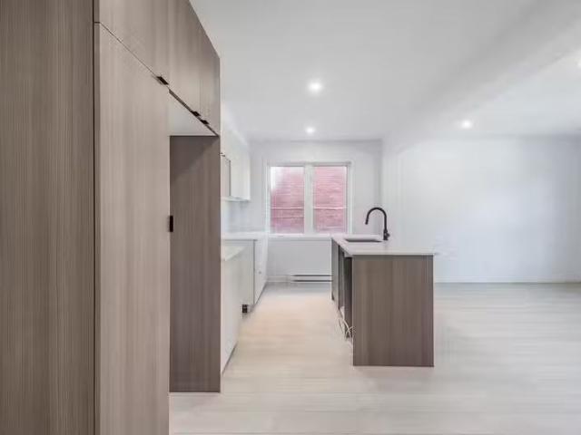Condo for rent in St. Leonard's, Quebec