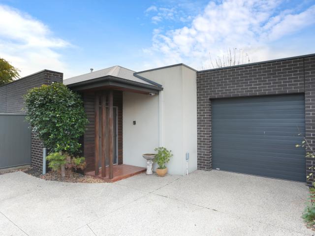 Apartment for rent in Camerons Creek, Victoria