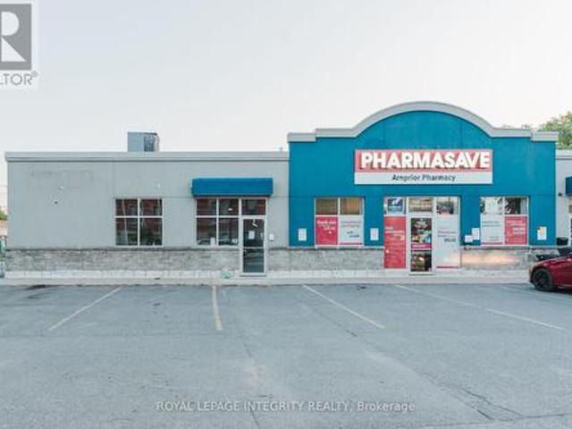 Commercial for rent in Renfrew, Ontario