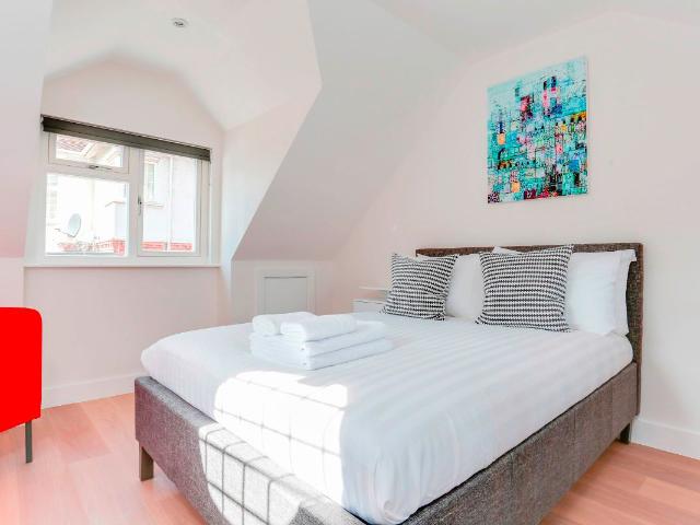 House for rent in Golders Green, Greater London