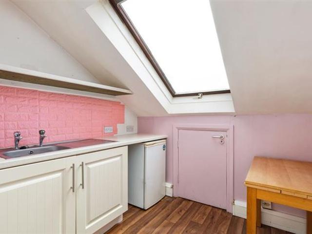 Room to rent in Dundrum-Balally DED 1986, Blackrock