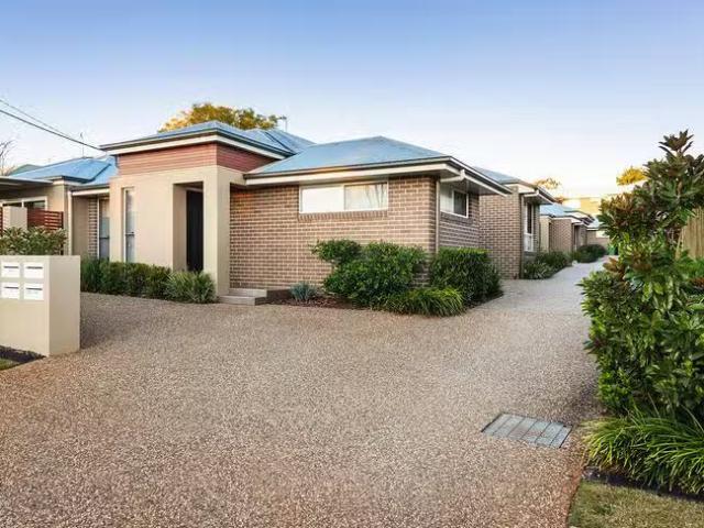 Apartment for rent in Centenary Heights, Queensland