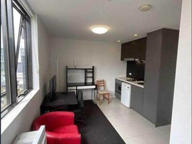 Granny Flat for rent in Windsor, Melbourne
