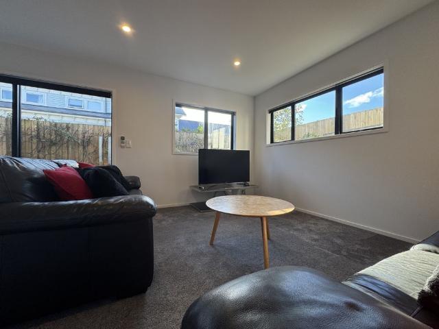 Townhouse for rent in Heathcote, Canterbury
