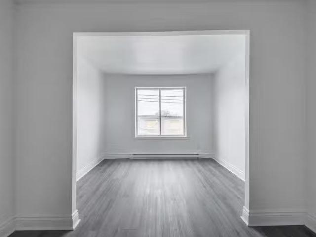 Condo for rent in St. Leonard's, Quebec