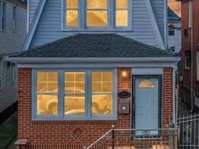 Room for rent in Brooklyn Community District 17, New York