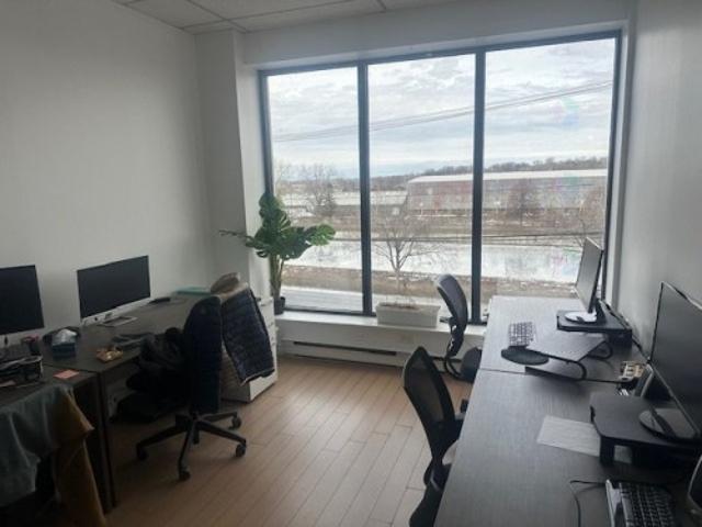 Commercial for rent in St. Leonard's, Quebec