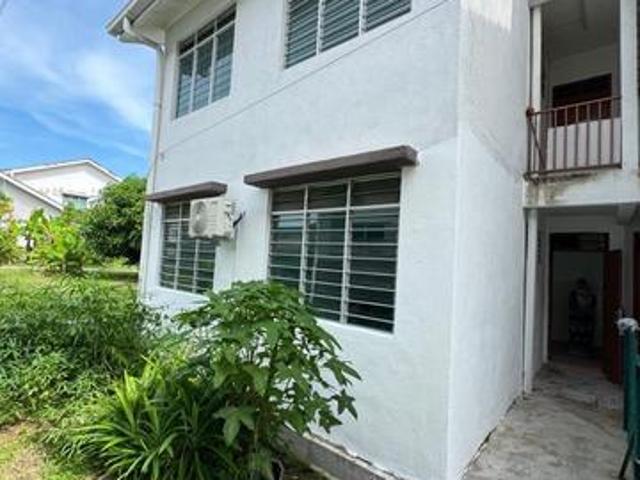 Townhouse for sale in Malaka