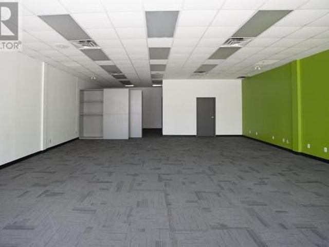 Commercial for rent in Thunder Bay, Ontario