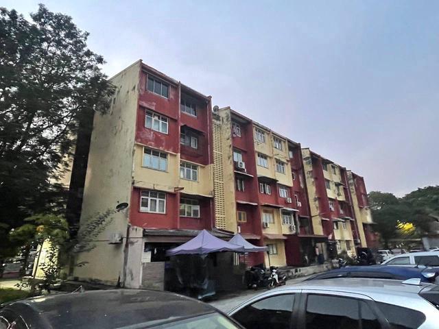 Flat for sale in Petaling, Alam Impian