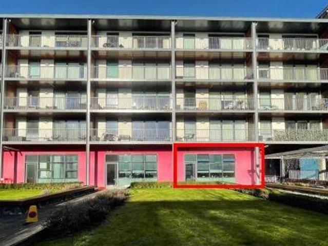 House for rent in Follaton, Strode