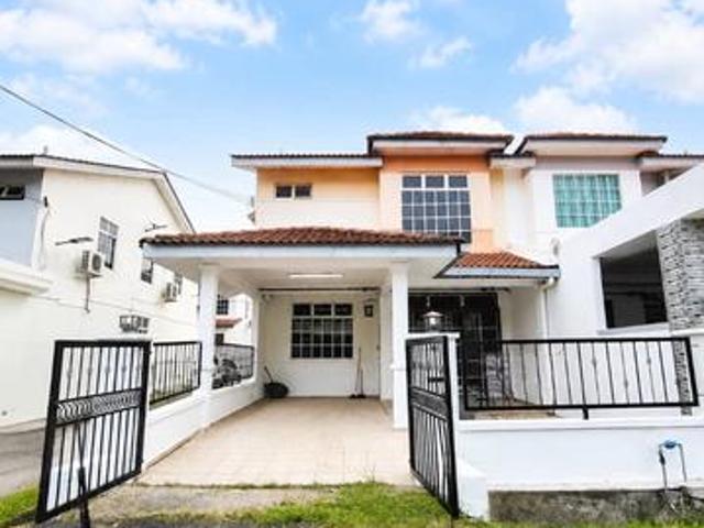 Terraced House for sale in Malaka
