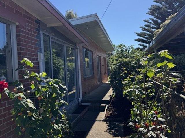 Apartment for rent in Penguin, Central Coast