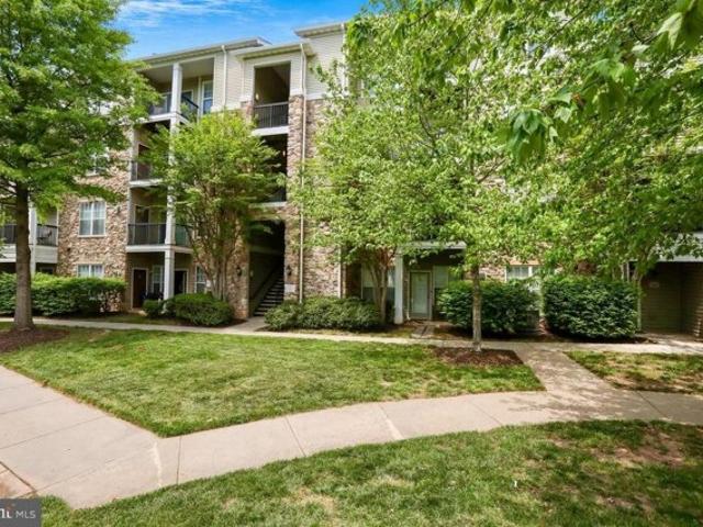 Condo for sale in Centreville