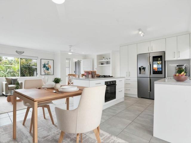 Apartment for rent in Holloways Beach, Cairns