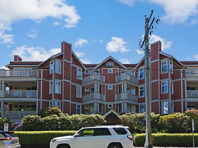 Condo for sale in Surrey, British Columbia