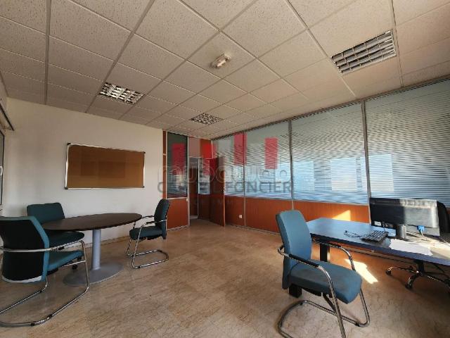 Local commercial location à Anfa, Gharb-Chrarda-Beni Hssen