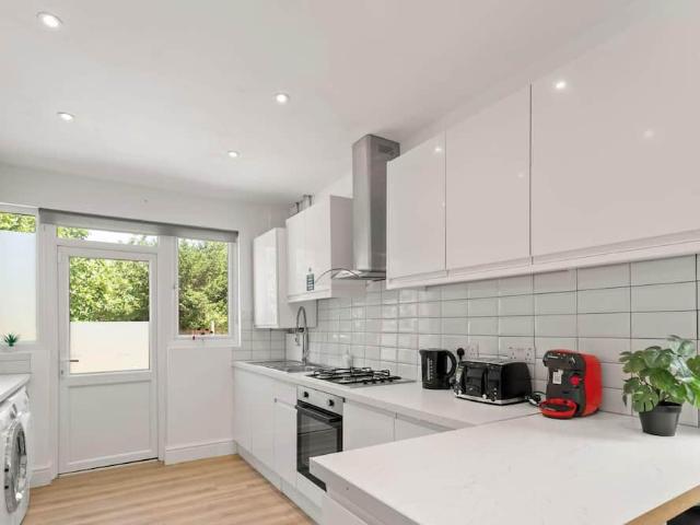 House for rent in Blackwall Reach, Greater London