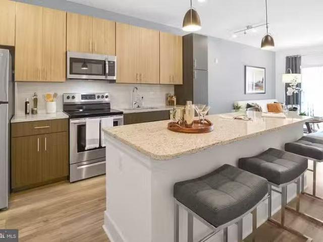 Condo for rent in Abingdon