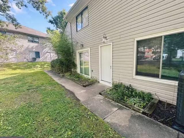 Condo for rent in Abingdon