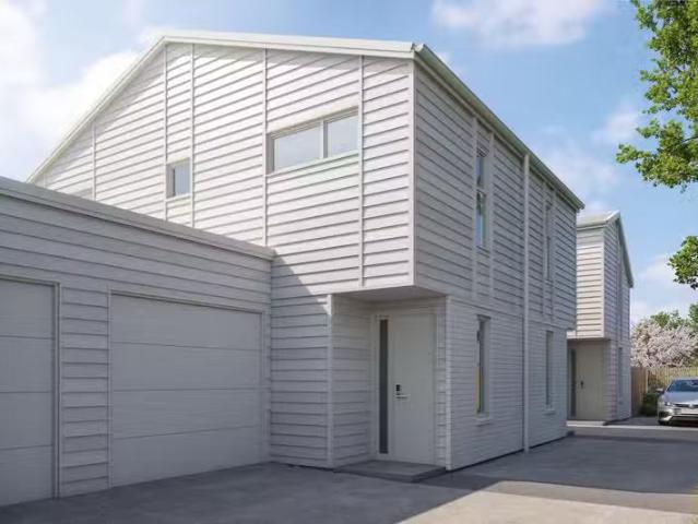 House for sale in Chaslands, Canterbury